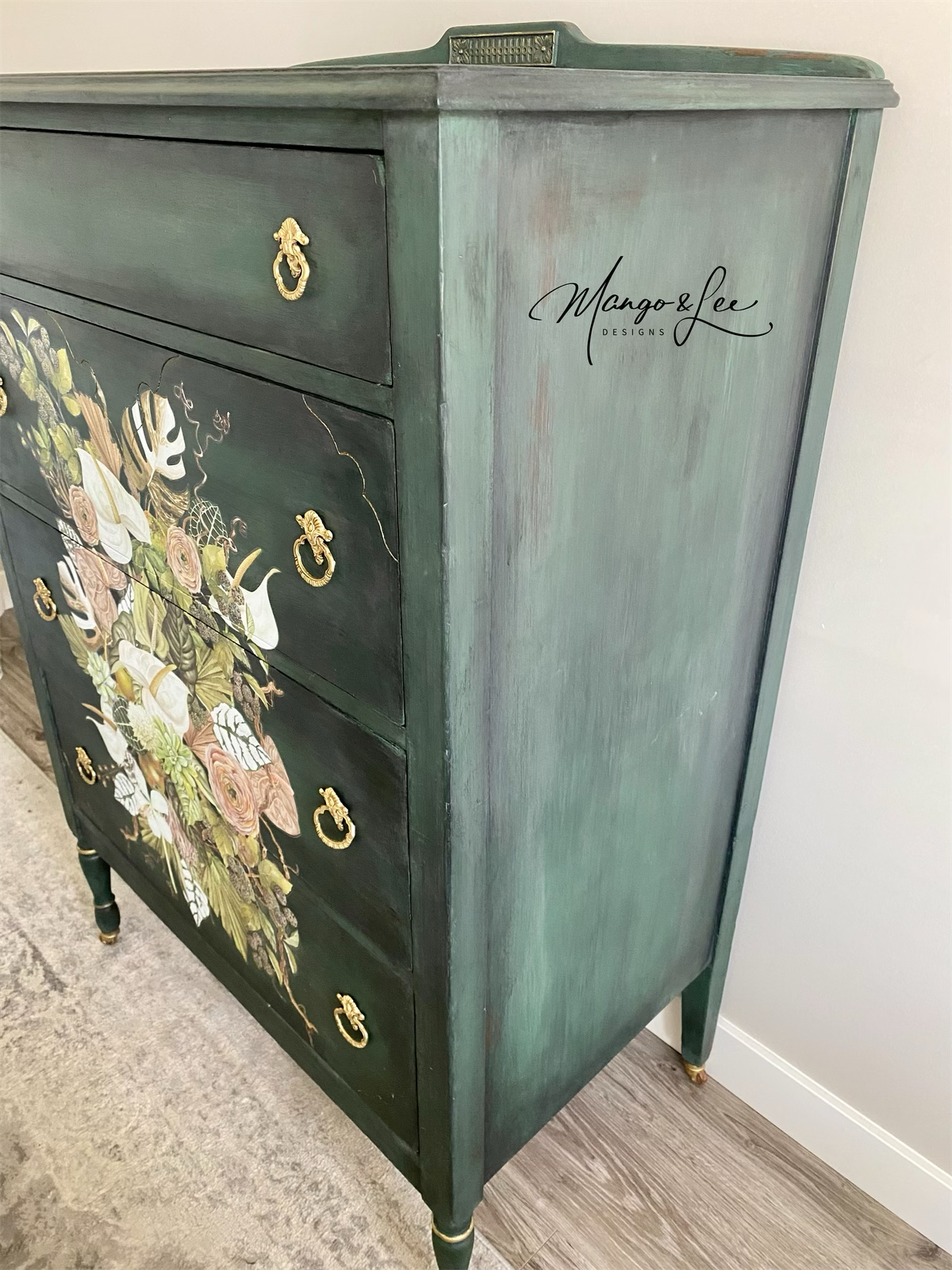 Mango & Lee Victorian Floral Dresser