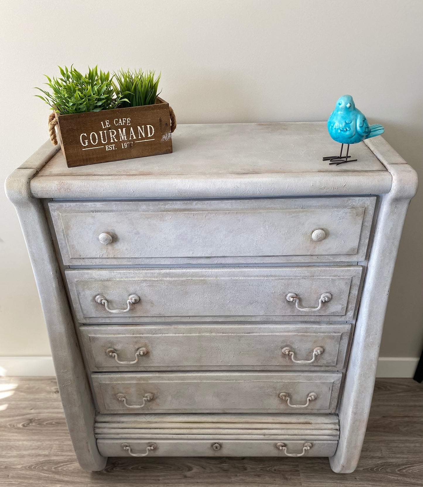 5-Drawer Aged Dresser