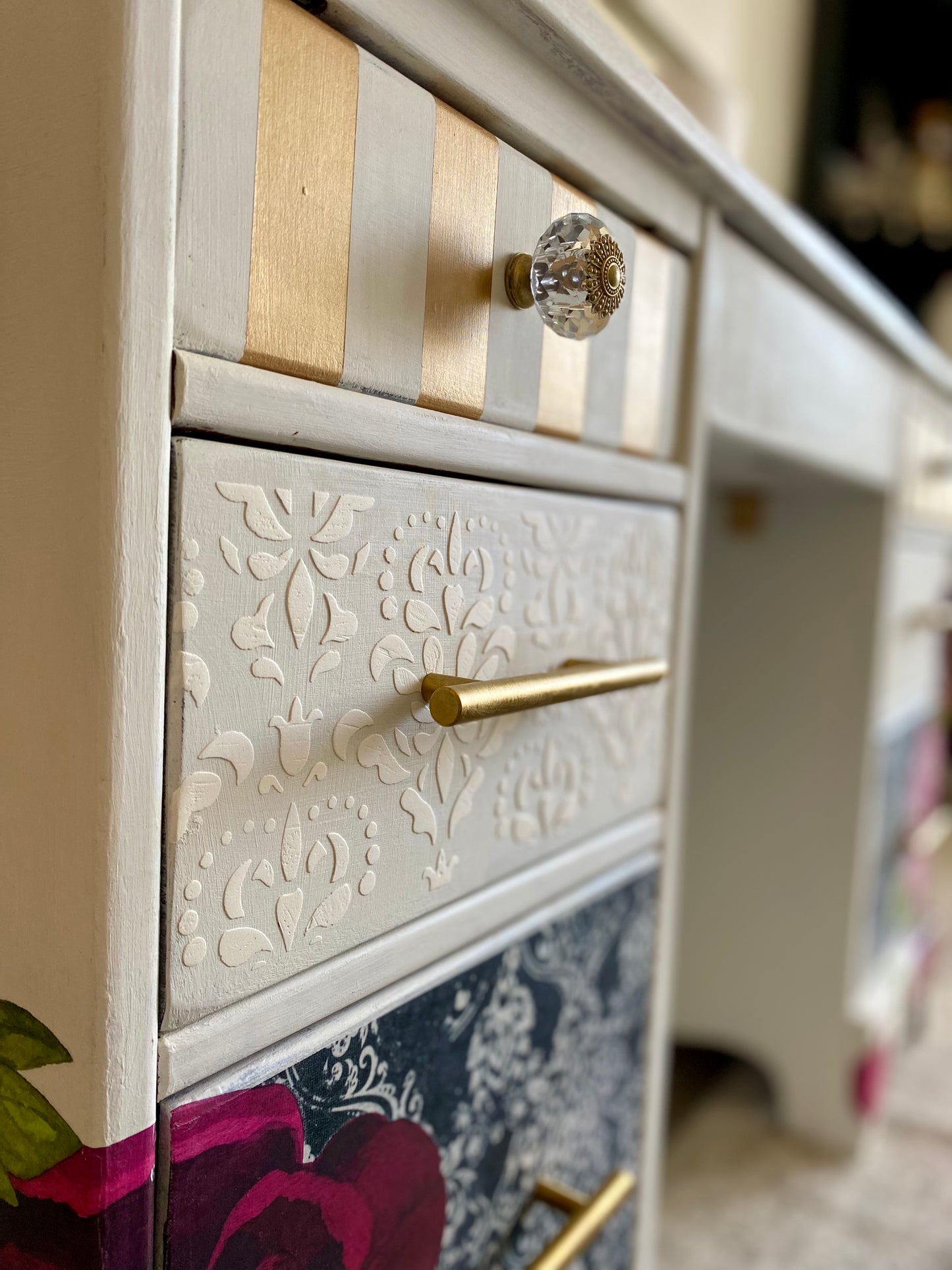 7-Drawer Desk