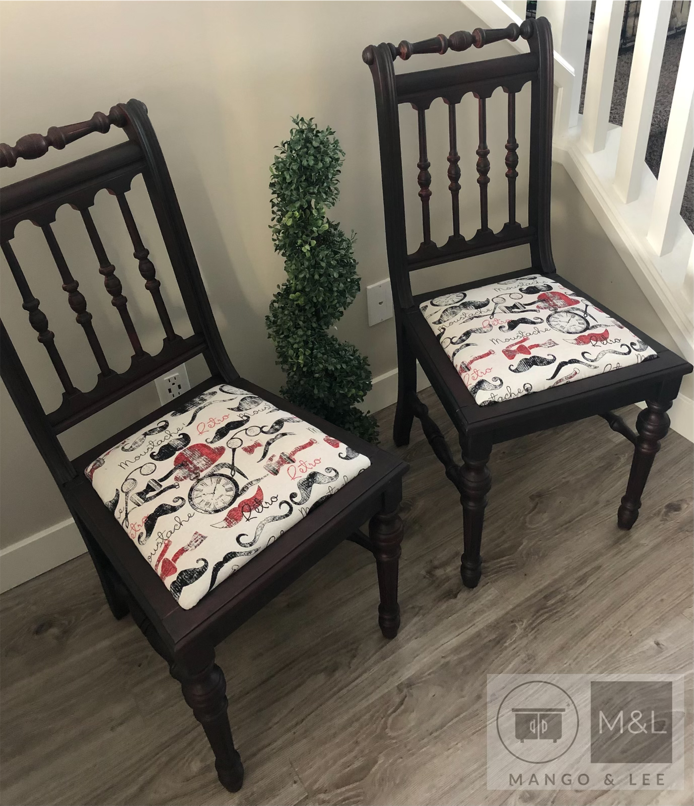 Antique Accent Chairs (black)